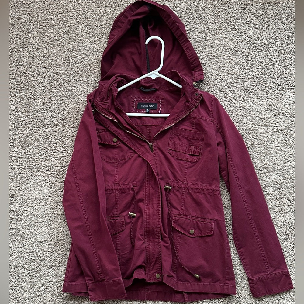 Burgundy cargo jacket 
Size medium
Removable hood